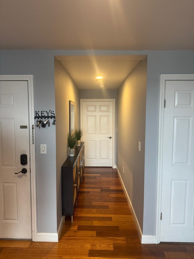 Building Photo - 413-415 9th St