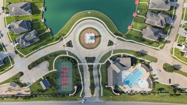 Building Photo - 24023 Lake Molveno Dr