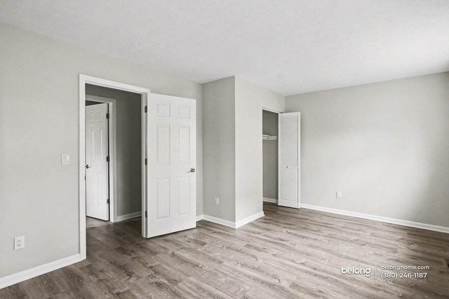 Building Photo - 217 Moorfield Dr