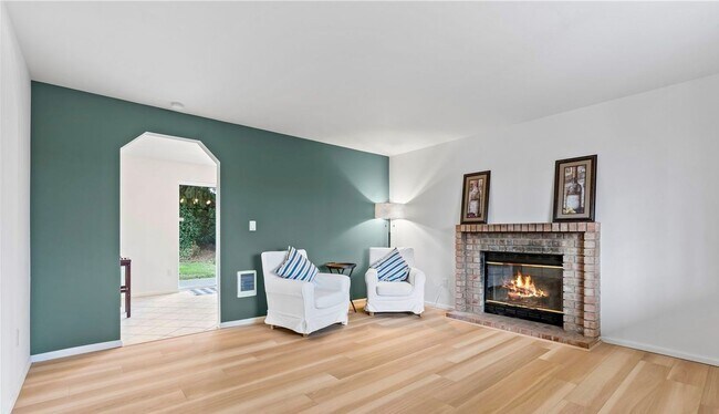 Building Photo - 7245 S Prospect St