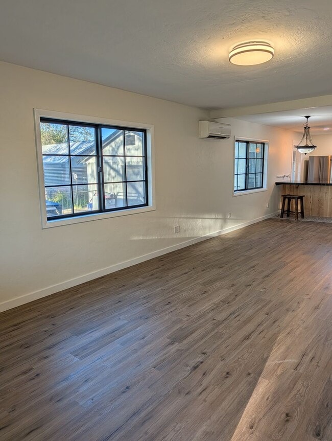 Building Photo - 3433 Willow St