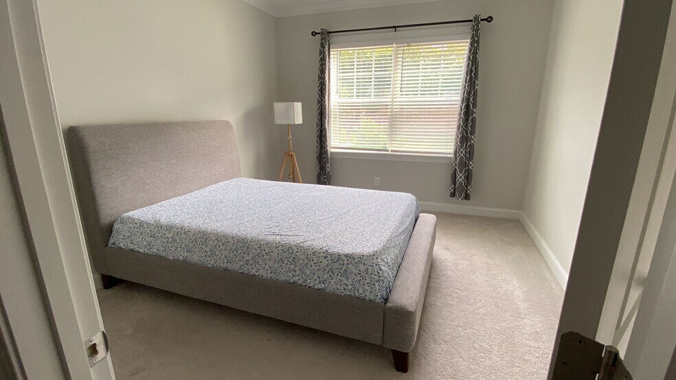 Guest Bedroom - 1st floor - 2905 Baronial St