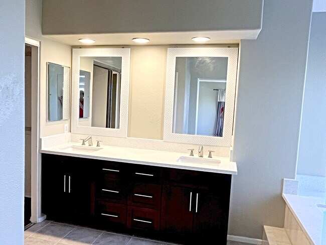 Building Photo - 12460 Picrus St