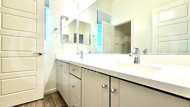 Building Photo - 21096 E Arroyo Verde Dr