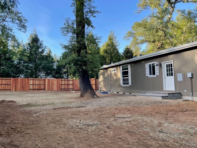Building Photo - LAKE COMBIE ACCESS. Brand New 3-Bedroom Ho...