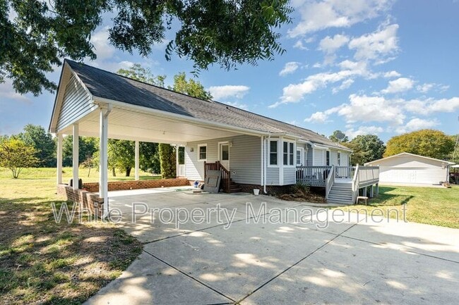 Building Photo - 15716 Youngblood Rd