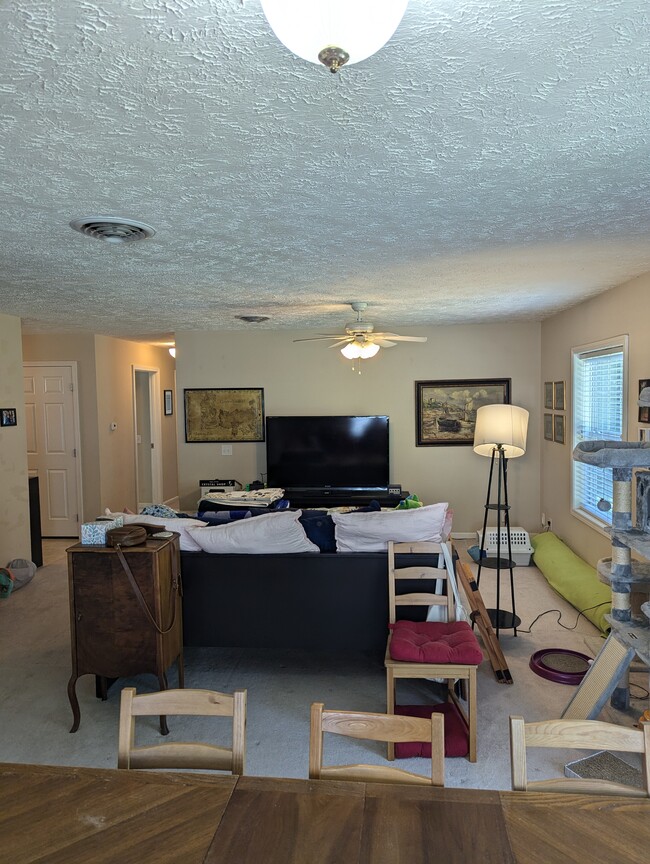 Building Photo - 2306 E Delaware Ave