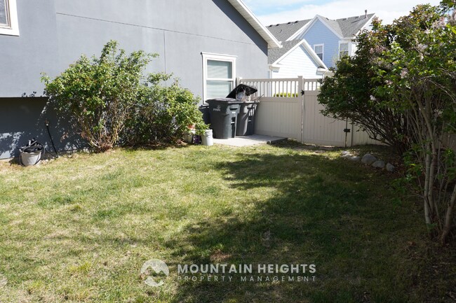 Building Photo - 10983 Sunup Way