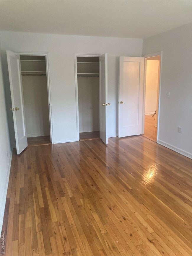 Building Photo - 21 Schenck Ave