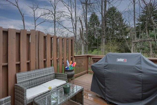Building Photo - Modern and Convenient Hershey/Harrisburg Suburb Townhouse