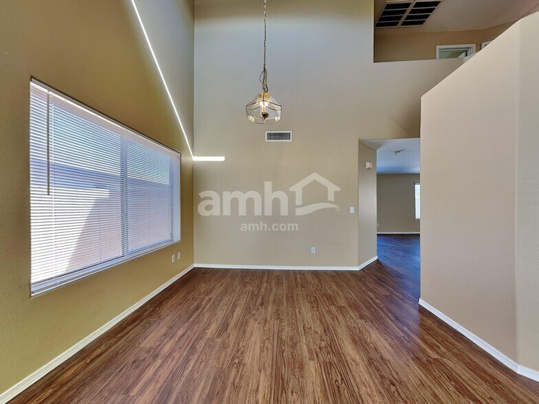 Building Photo - 6222 W Southgate St