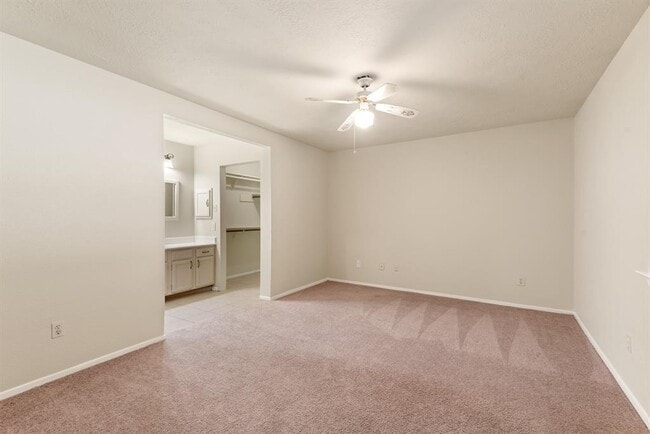 Building Photo - 2602 Orion Dr