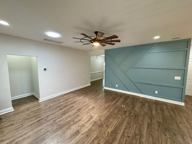 Building Photo - Multiple Applications! Application deadlin...