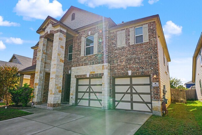 Building Photo - Exquisite 3-bedroom, 2.5-bathroom off 1604 and Culebra Road - Realtor Commission: $500