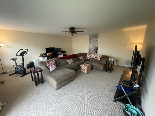 Building Photo - 32 Sanford Dr