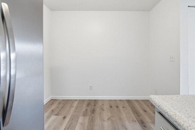 Building Photo - $1,040.95 with Half Off The First Month's Rent, 1 Bed - 1 Bath, Condo in Denver with Easy Access ...