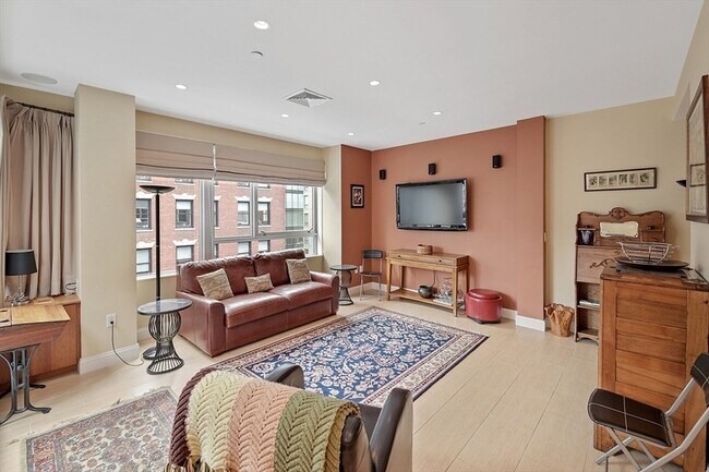 Building Photo - 99-105 Broad Street Unit 7B