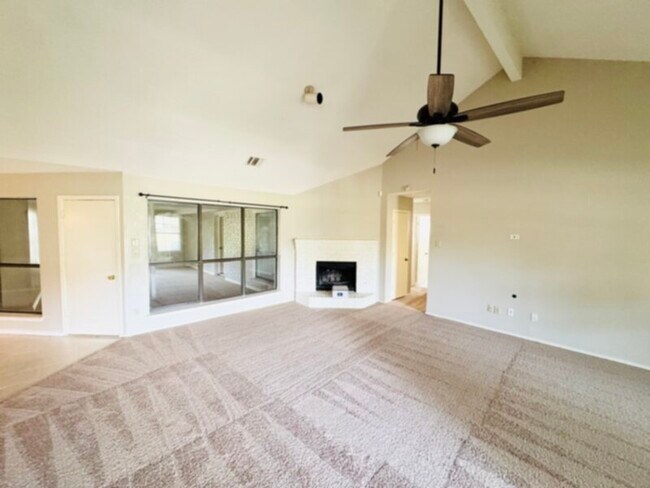 Building Photo - For Lease  $2,500/month ; $2,500 deposit D...