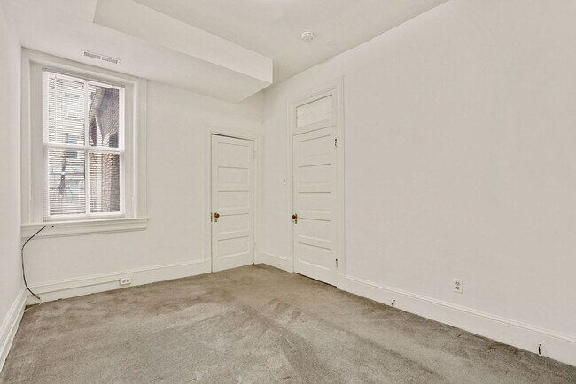 Building Photo - Professionally Managed// 3 Bedroom 2 Bathroom Condo // Kalorama/Dupont Circle// 1 Parking Spot In...