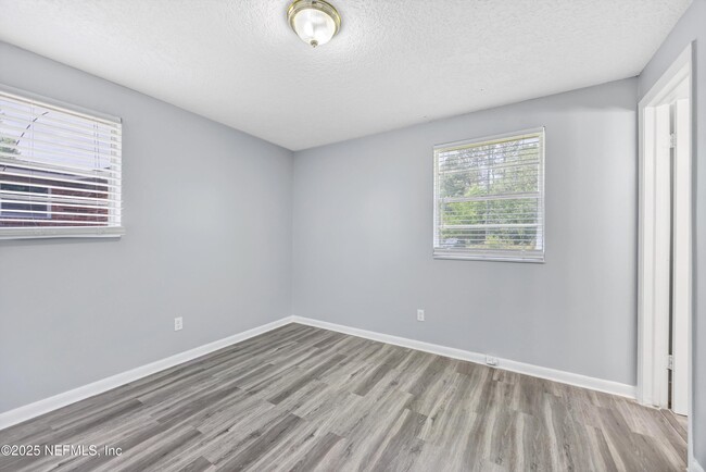 Building Photo - 4043 Marland St