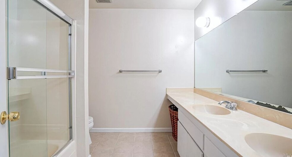 Bathroom 2 - 47 Redwood Ct