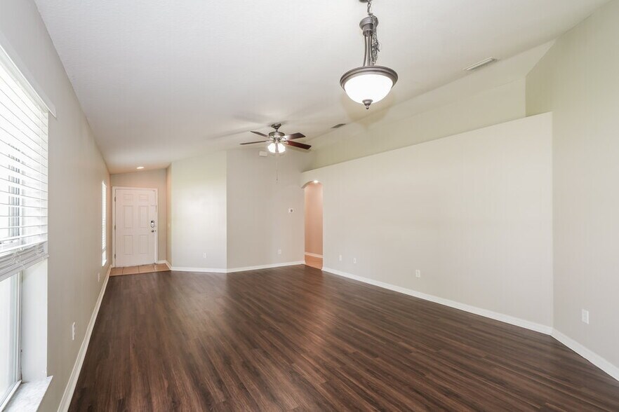 Building Photo - 18114 Cypress Bay Pkwy