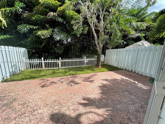 Building Photo - 10159 NW 43rd Terrace