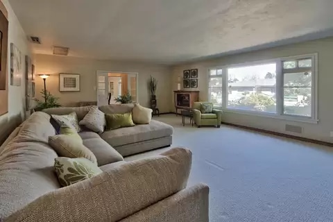 Building Photo - 713 Montclaire Dr NE