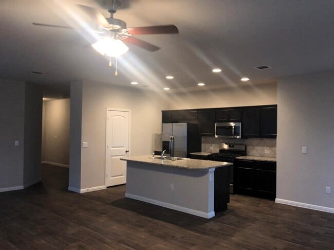 Building Photo - 3504 Blazeby Dr