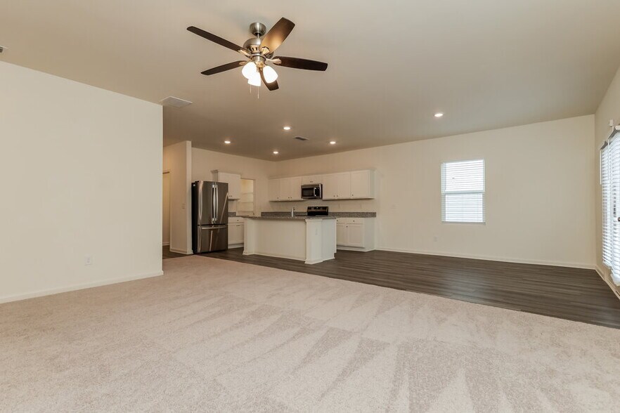 Building Photo - 406 San Sebastian Dr