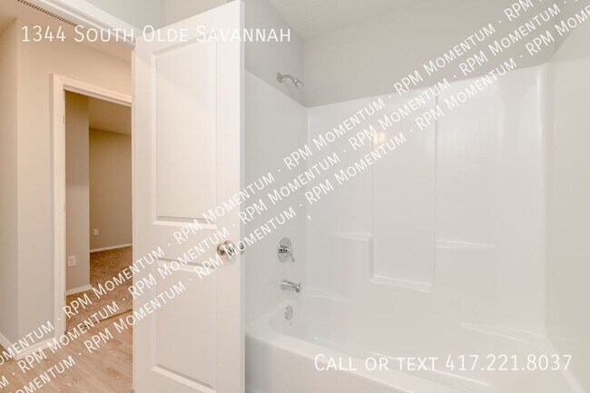 Building Photo - 1344 S Olde Savannah Ave
