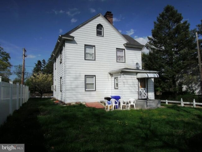 Building Photo - 1800 Beech Ave