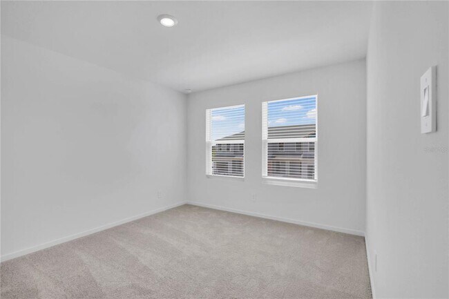 Building Photo - 975 Phoenix St