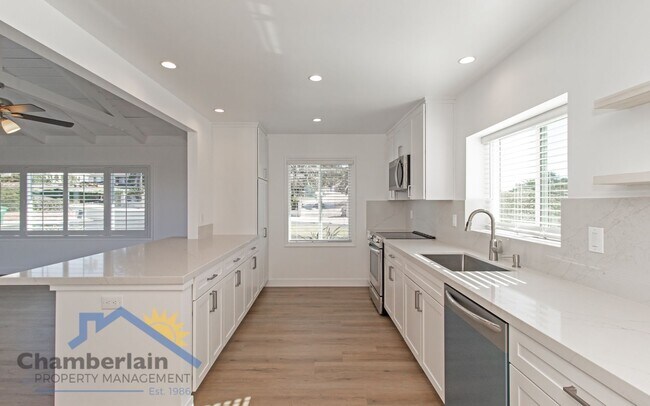 Building Photo - Spectacular View from this Single Story Home!