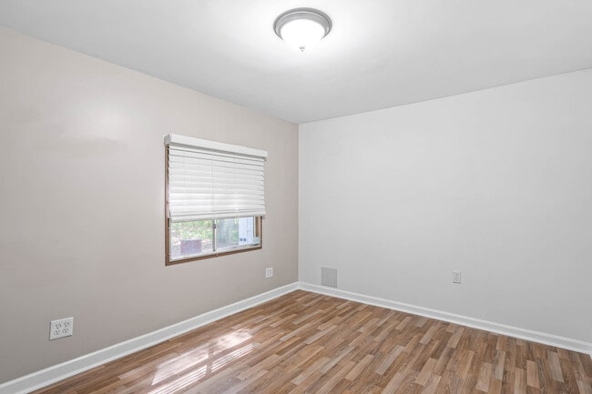 Building Photo - 34490 Virginia Dr