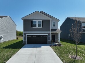 Building Photo - **RARE FIND: LIKE NEW, ONE-OWNER, 5-BED, 3-BATH HOME BUILT IN 2025 IN A NEIGHBORHOOD WITH RESORT-...