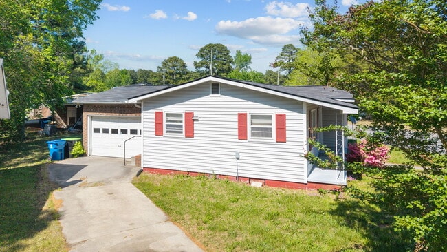 Building Photo - 2458 Jones St