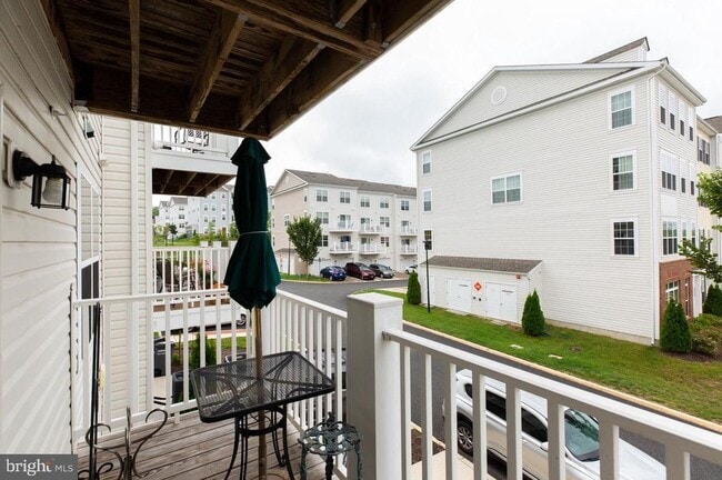 Building Photo - 3009 Chesapeake Dr