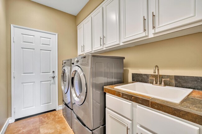 Building Photo - 45607 Pelican Hill Ct