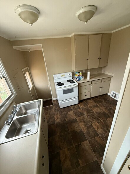 Building Photo - 1314 Perkins Ave