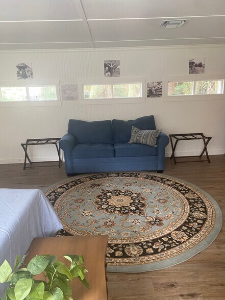 Building Photo - 805 1st St NE