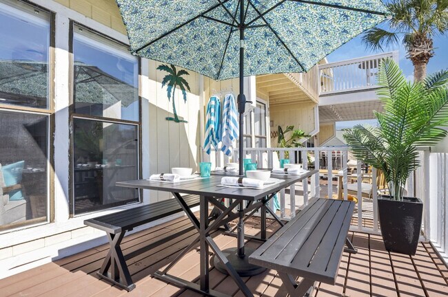 Building Photo - 775 Gulf Shore Dr