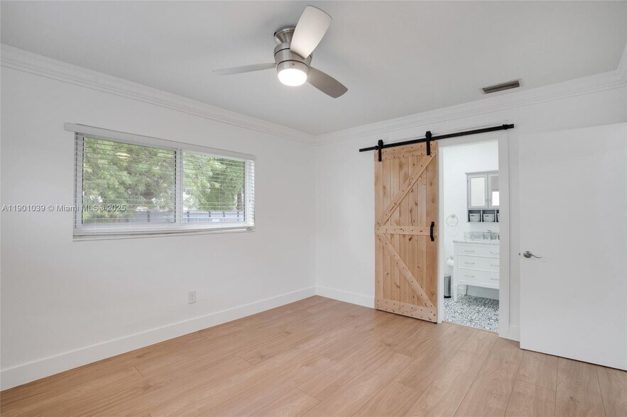 Building Photo - 10440 SW 126th Ave