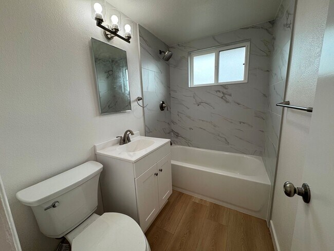 Building Photo - 1145-1149 Montauk Lane