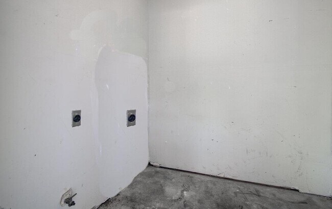 Building Photo - 900 Sirocco Dr