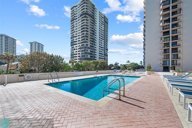 Building Photo - 4200 N Ocean Dr