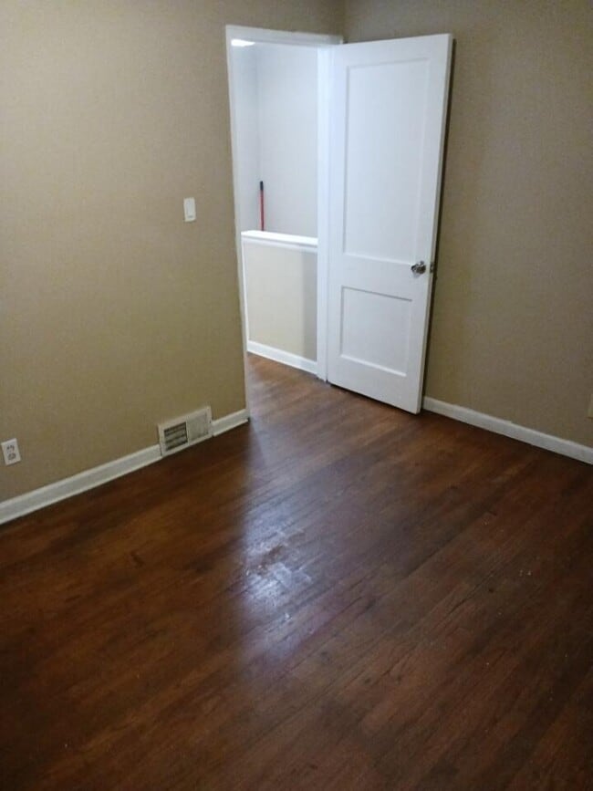 Building Photo - 3453 Ewald Cir