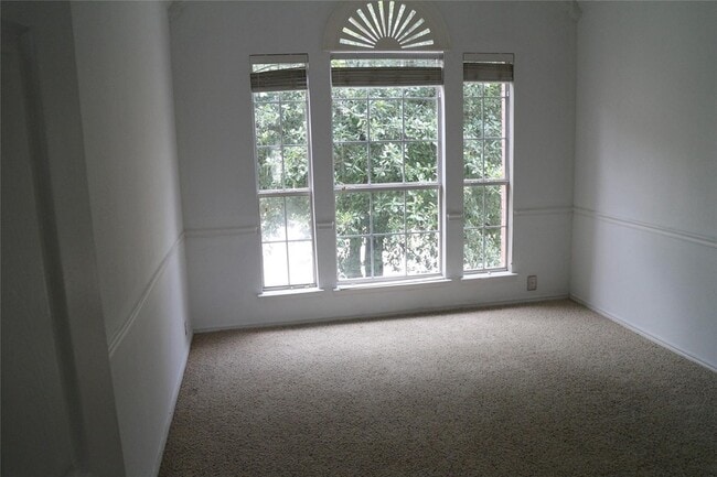 Building Photo - 2316 Tralee Cir