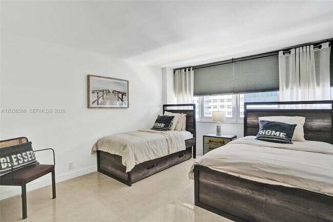 Building Photo - 2030 S Ocean Dr