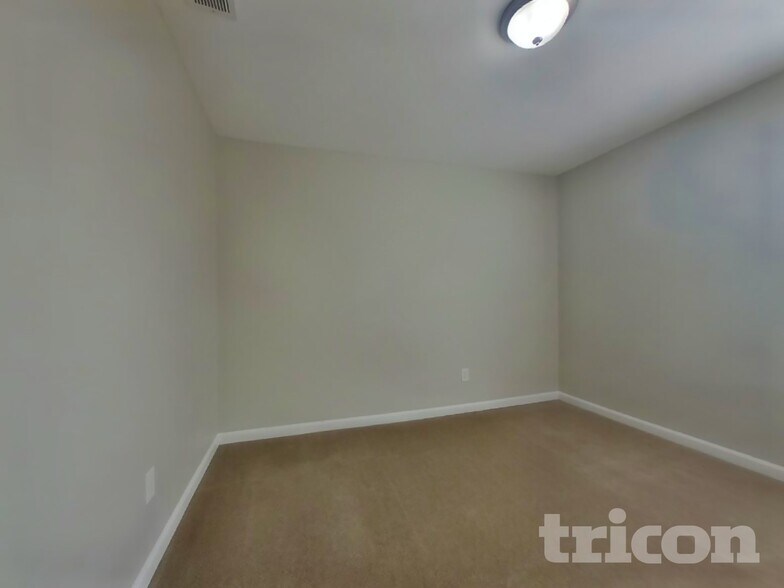 Building Photo - 542 Meadow Spring Dr